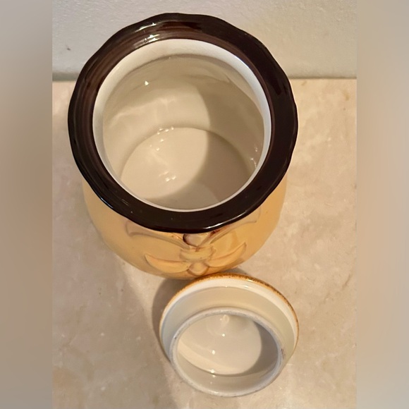 Tuscany ACK Casa Vero Hand Painted, yellow,  Fleur de lis Design Canister. 7.75” - Picture 5 of 9